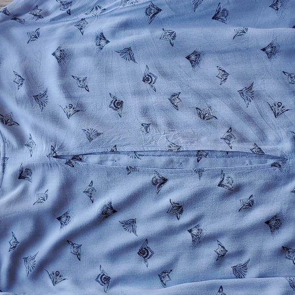 Hinge Light Blue Peasant Top L NWT - Picture 3 of 7
